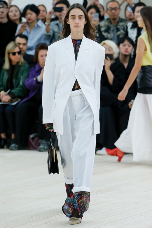 Relaxed tailoring from Céline